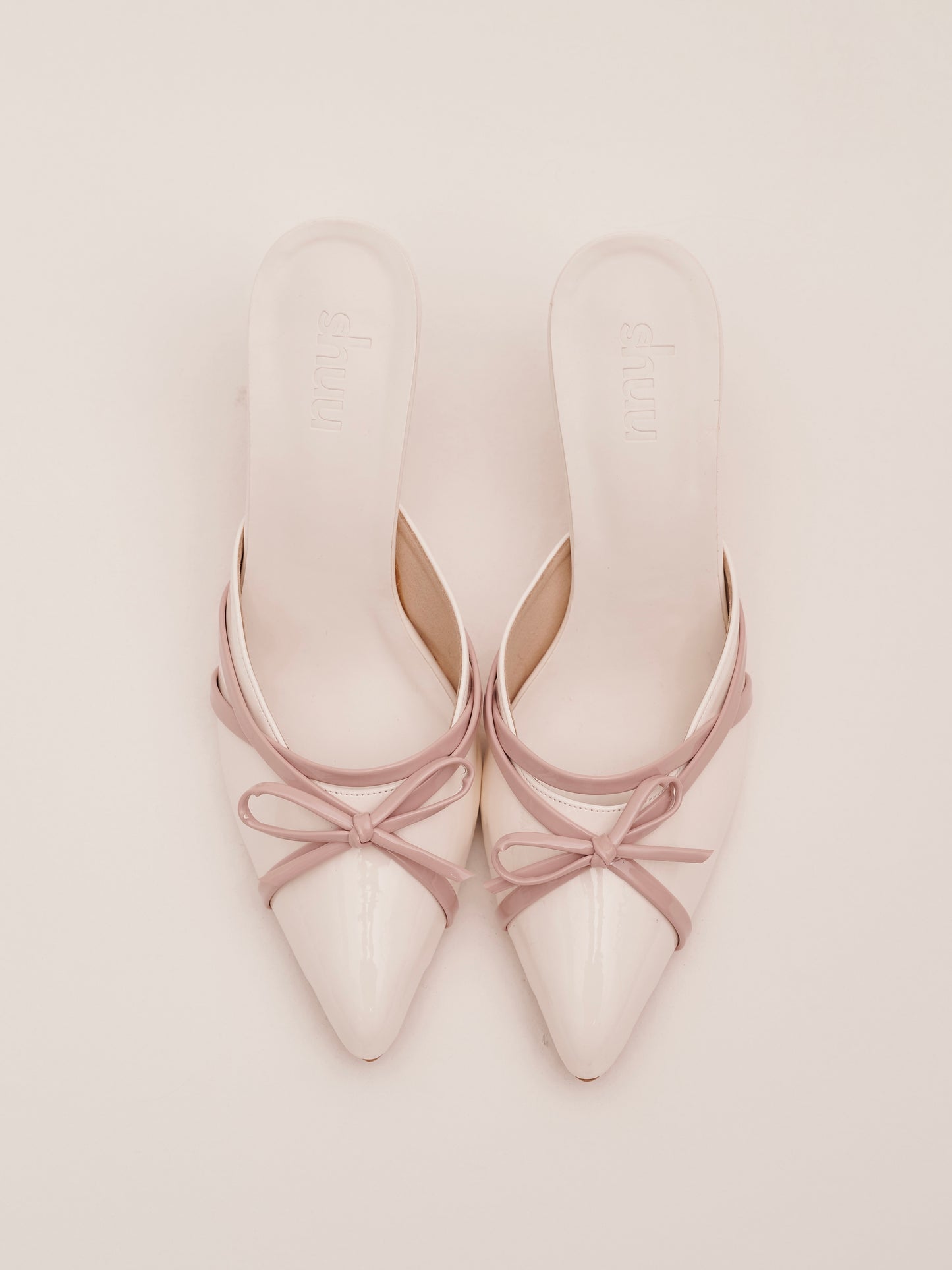 Lucie Pointy Heels in Powder