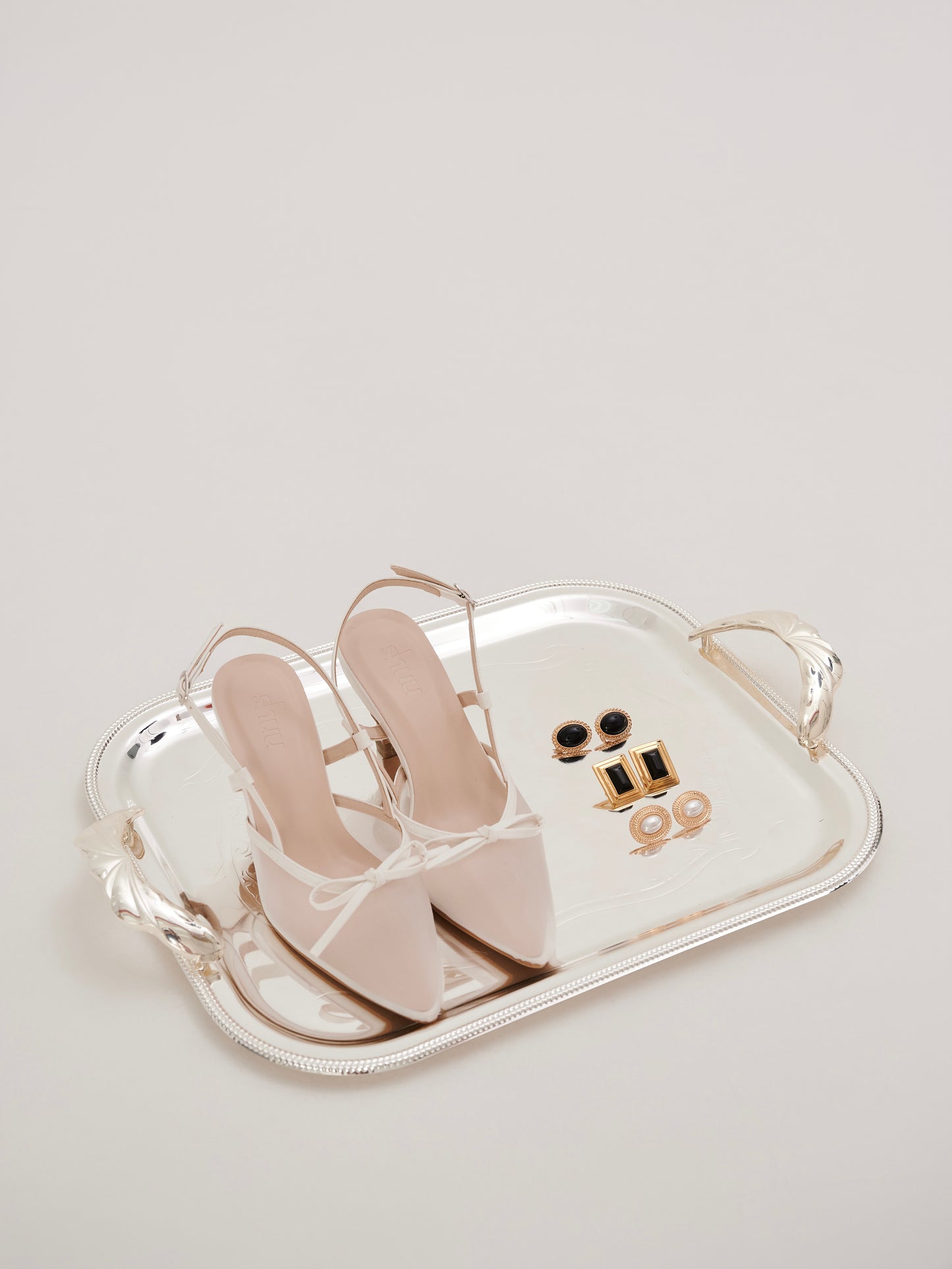 Miranda Pointy Heels in Creme