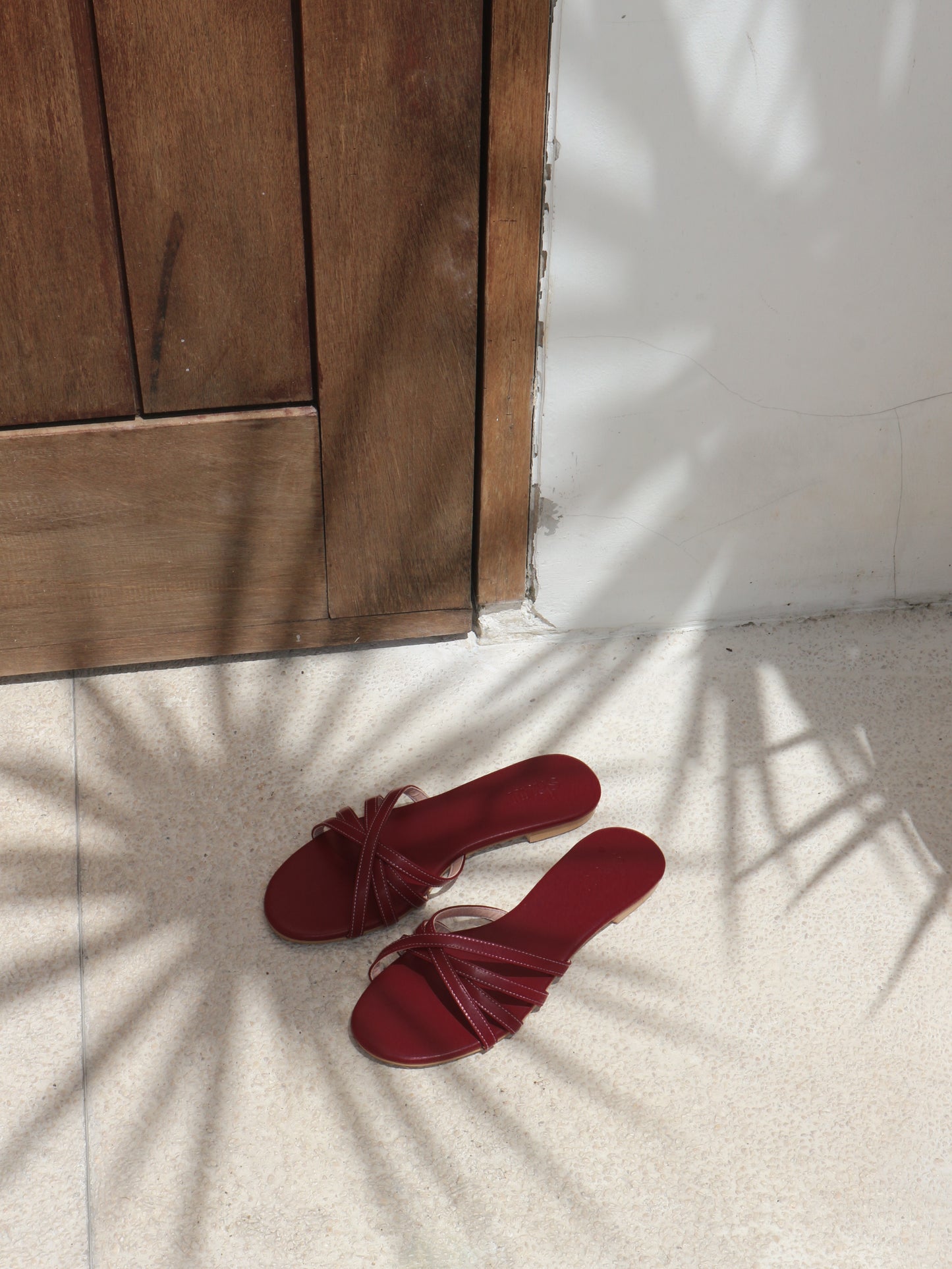 Donna Flat Sandals in Pomegranate