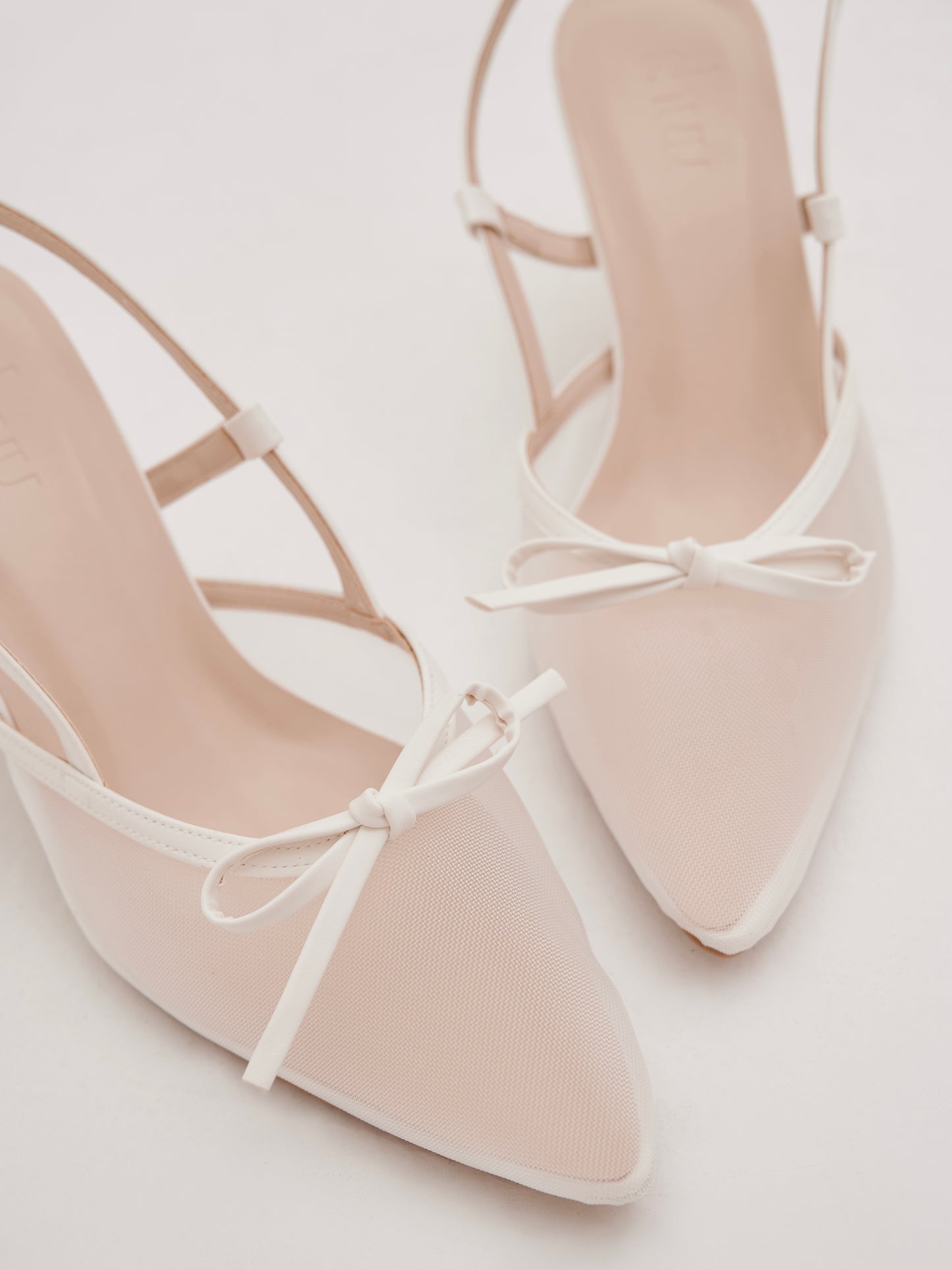 Miranda Pointy Heels in Creme