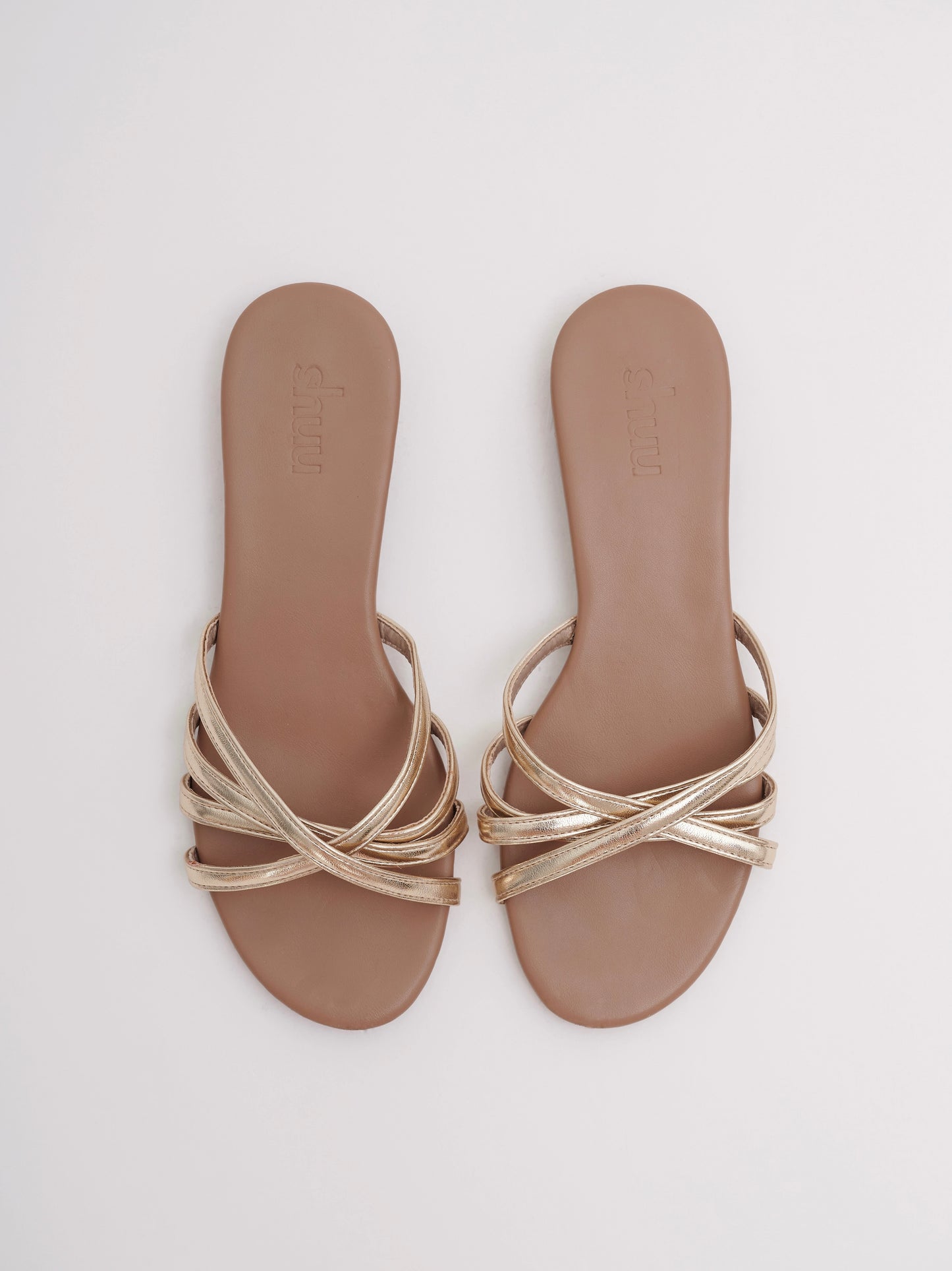 Donna Flat Sandals in Gold